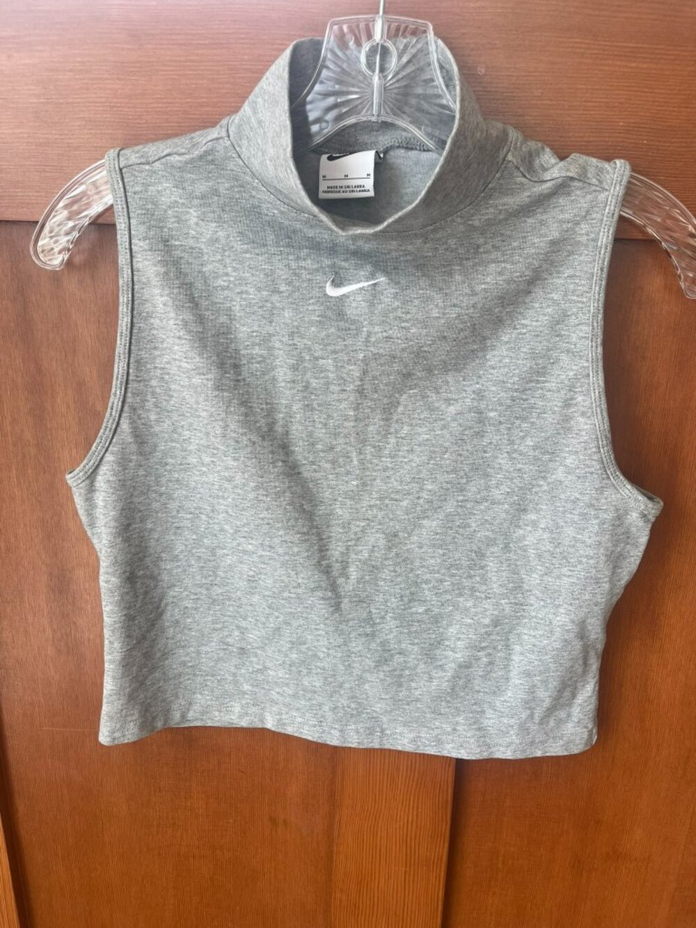 Nike Women Mock Neck Cropped Sleeveless Athletic Tank Top Size Medium Gray